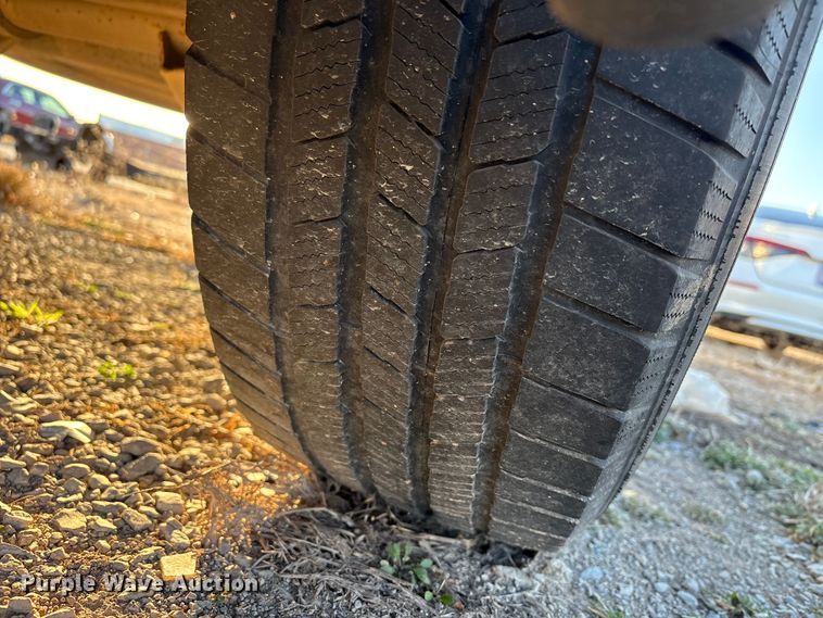 image for item ET1204 2019 Chevrolet Silverado 1500 pickup truck