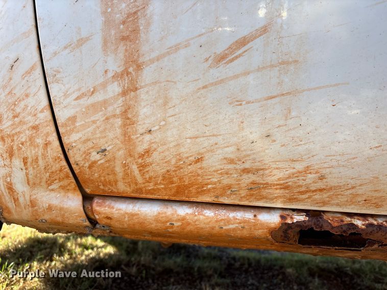 image for item ET1205 1999 GMC Sierra 1500 pickup truck