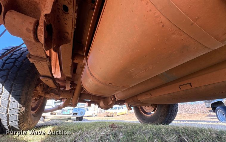 image for item ET1205 1999 GMC Sierra 1500 pickup truck