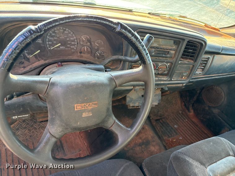 image for item ET1205 1999 GMC Sierra 1500 pickup truck