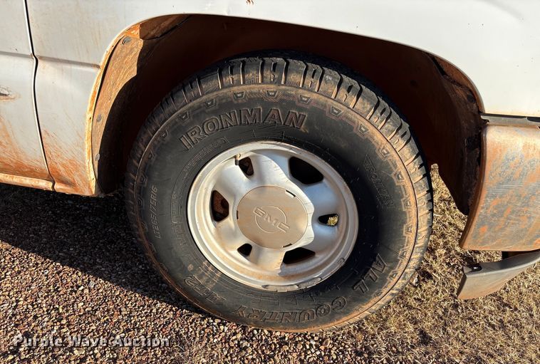 image for item ET1205 1999 GMC Sierra 1500 pickup truck