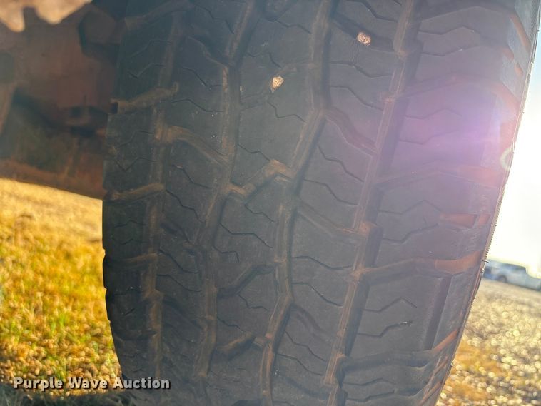 image for item ET1205 1999 GMC Sierra 1500 pickup truck