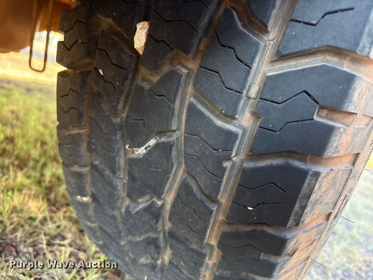 image for item ET1205 1999 GMC Sierra 1500 pickup truck