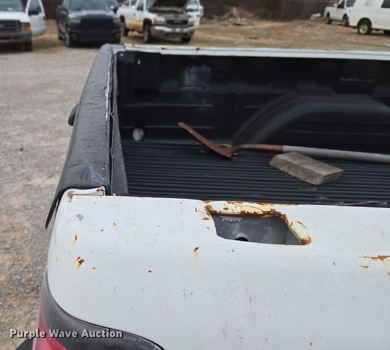 image for item ET1210 2007 Chevrolet Silverado Classic 2500 pickup truck