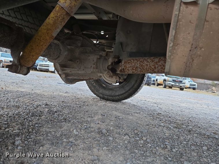 image for item ET1210 2007 Chevrolet Silverado Classic 2500 pickup truck