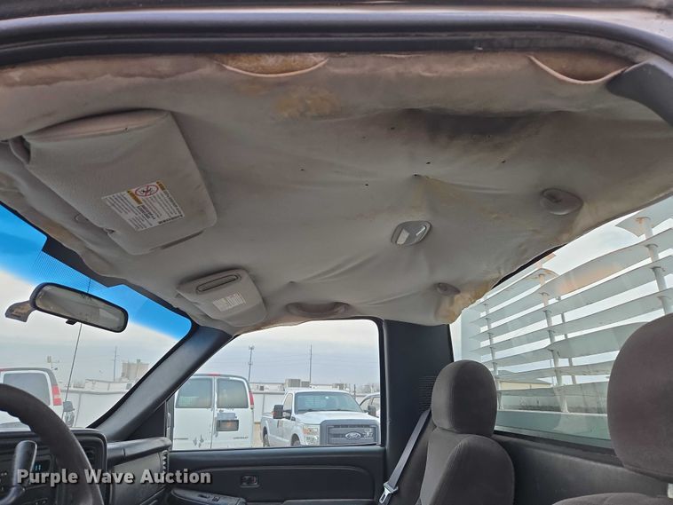 image for item ET1210 2007 Chevrolet Silverado Classic 2500 pickup truck