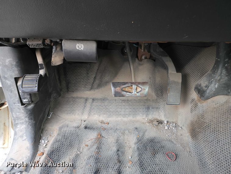 image for item ET1210 2007 Chevrolet Silverado Classic 2500 pickup truck