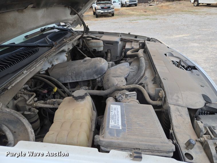 image for item ET1210 2007 Chevrolet Silverado Classic 2500 pickup truck