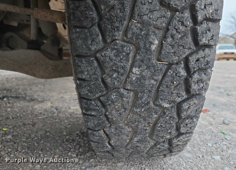 image for item ET1210 2007 Chevrolet Silverado Classic 2500 pickup truck