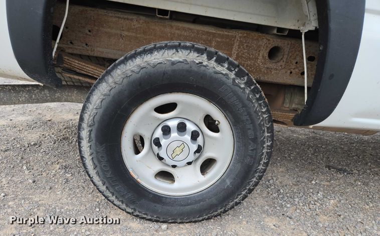 image for item ET1210 2007 Chevrolet Silverado Classic 2500 pickup truck