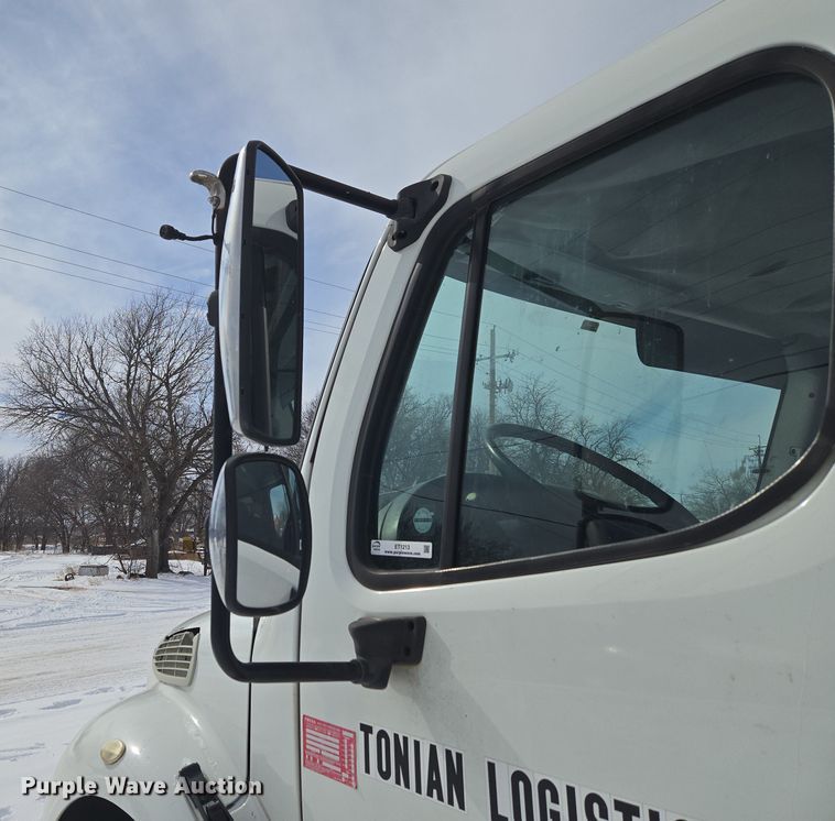 image for item ET1213 2015 Freightliner M2 box truck