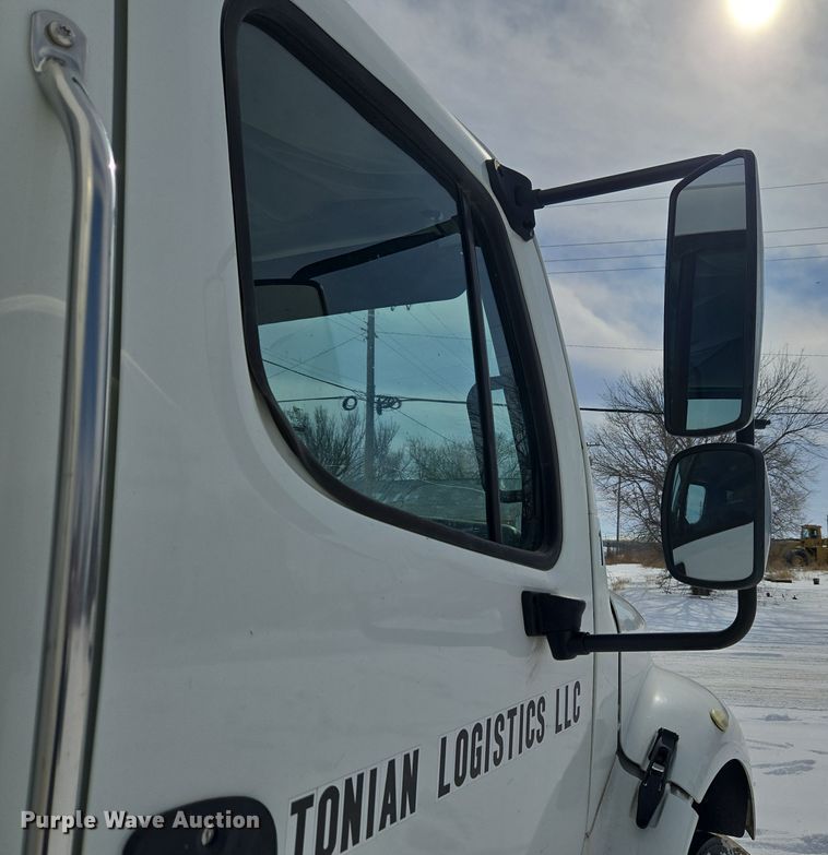 image for item ET1213 2015 Freightliner M2 box truck