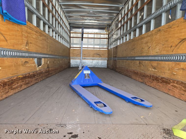 image for item ET1213 2015 Freightliner M2 box truck