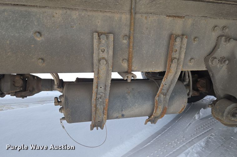 image for item ET1213 2015 Freightliner M2 box truck