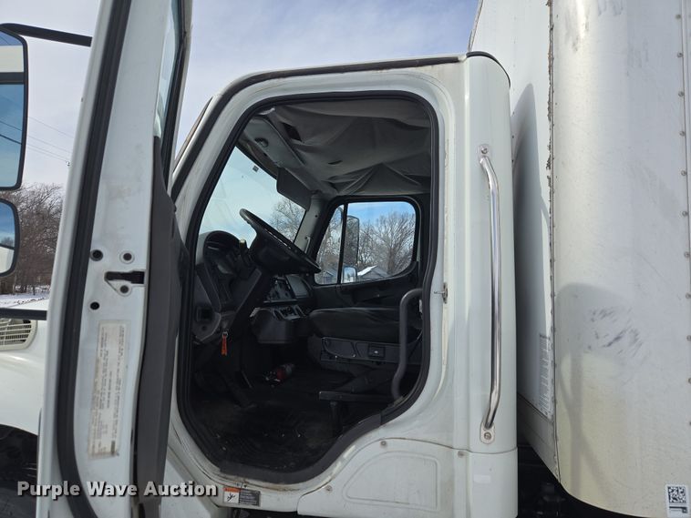 image for item ET1213 2015 Freightliner M2 box truck
