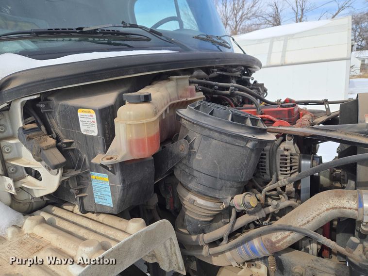 image for item ET1213 2015 Freightliner M2 box truck