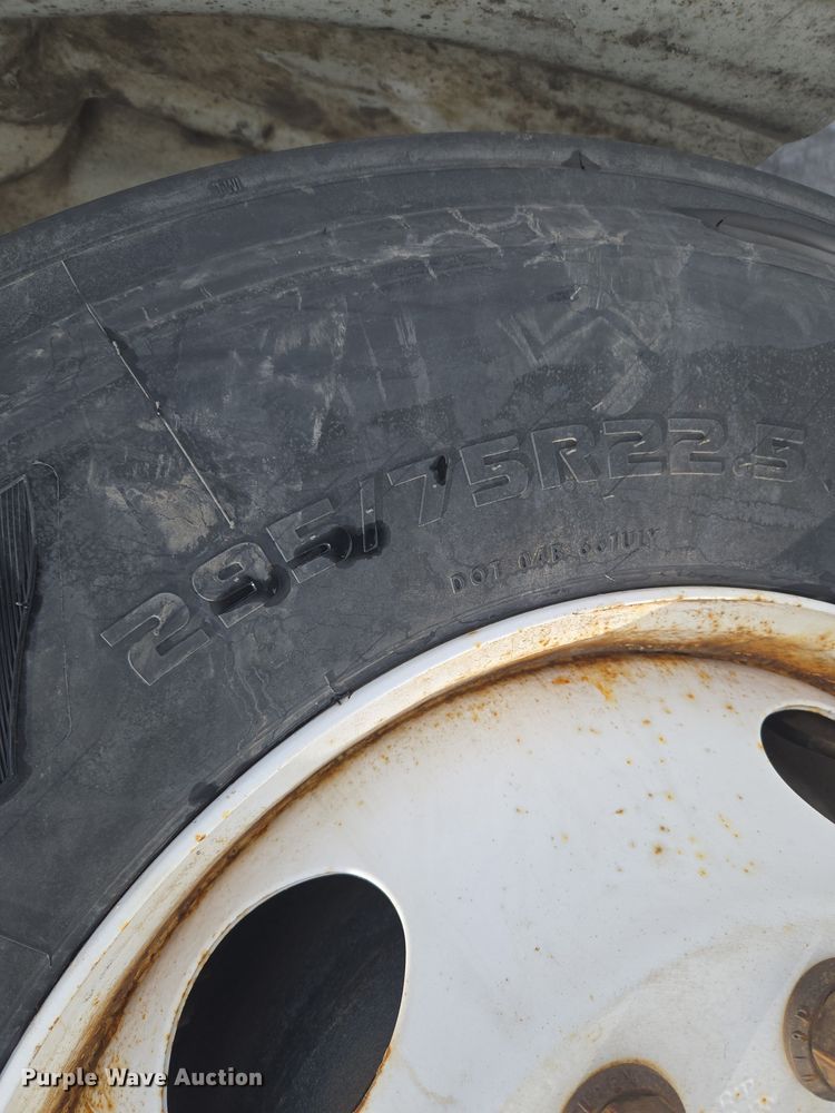 image for item ET1213 2015 Freightliner M2 box truck