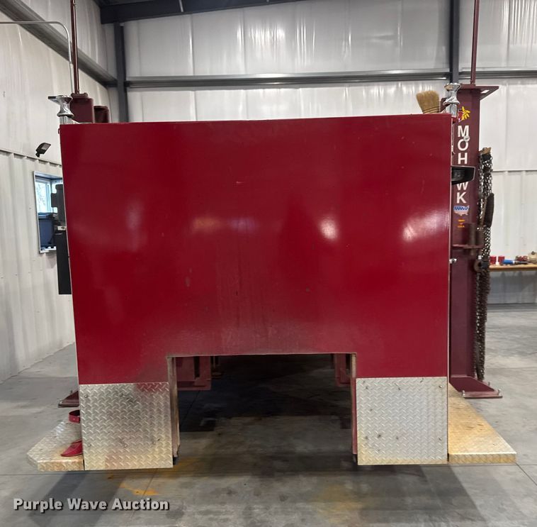 image for item ET4377 1989 Waterous  YB pumper fire truck body