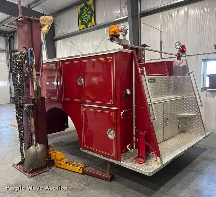 image for item ET4377 1989 Waterous  YB pumper fire truck body