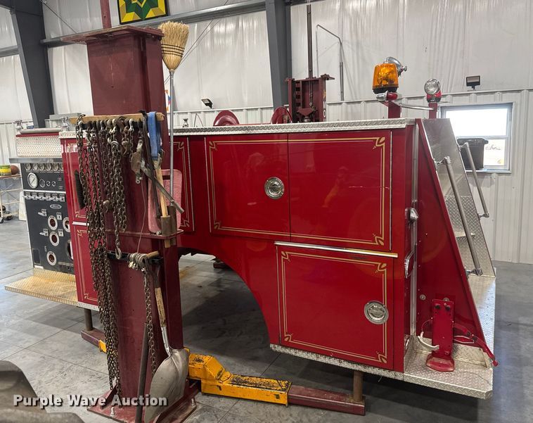 image for item ET4377 1989 Waterous  YB pumper fire truck body