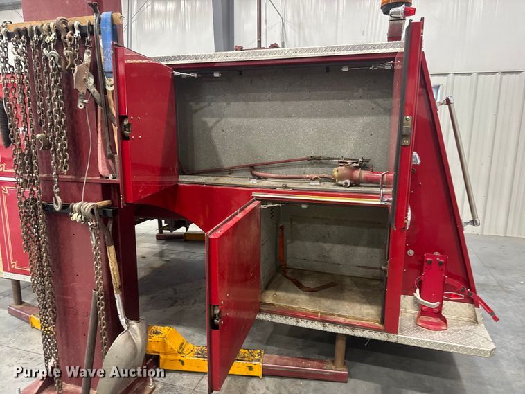 image for item ET4377 1989 Waterous  YB pumper fire truck body