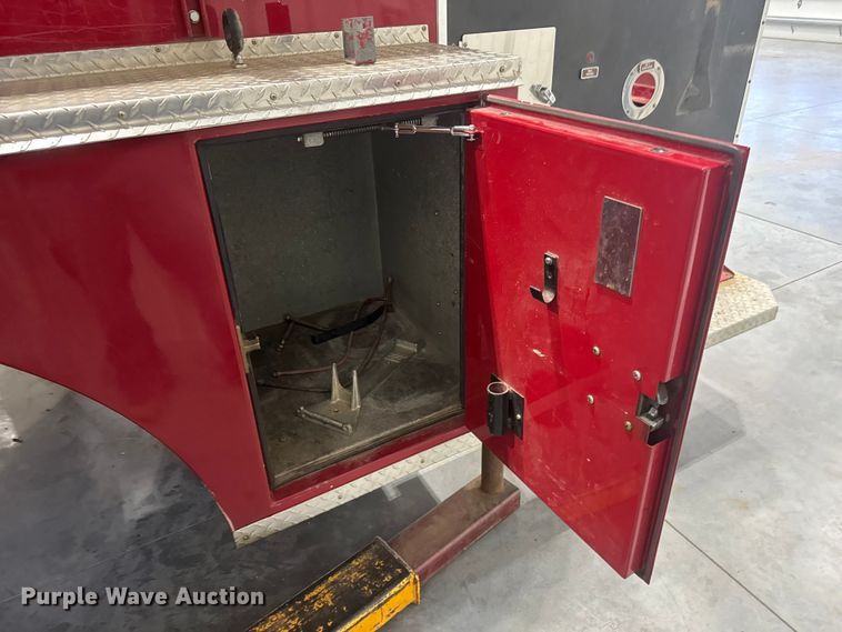 image for item ET4377 1989 Waterous  YB pumper fire truck body