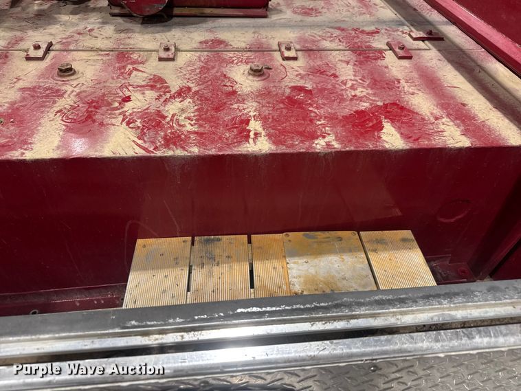 image for item ET4377 1989 Waterous  YB pumper fire truck body