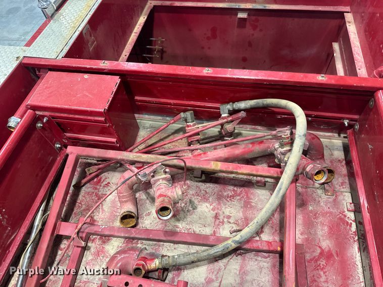 image for item ET4377 1989 Waterous  YB pumper fire truck body