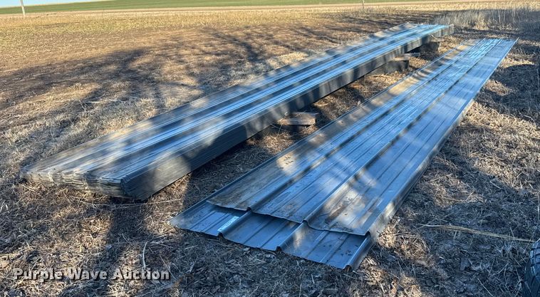 image for item ET4378 Approximately 55 sheets of metal siding/roofing