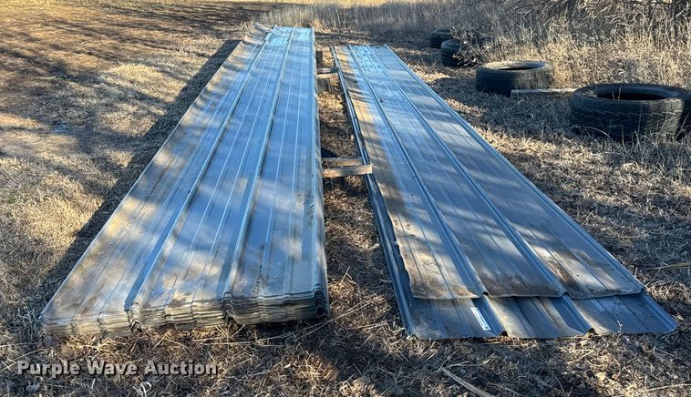 image for item ET4378 Approximately 55 sheets of metal siding/roofing