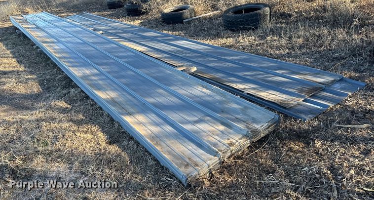 image for item ET4378 Approximately 55 sheets of metal siding/roofing