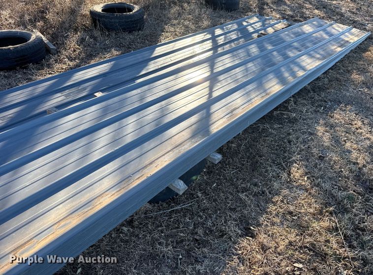 image for item ET4378 Approximately 55 sheets of metal siding/roofing