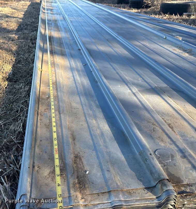 image for item ET4378 Approximately 55 sheets of metal siding/roofing