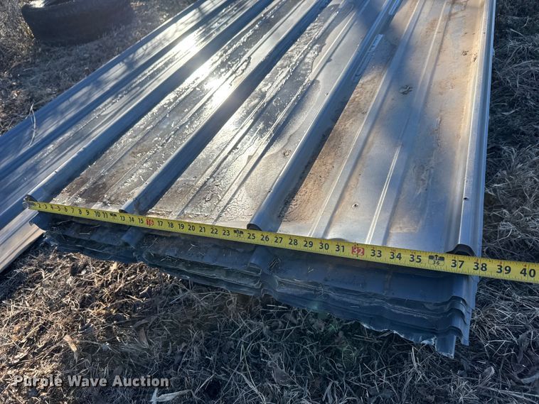 image for item ET4378 Approximately 55 sheets of metal siding/roofing