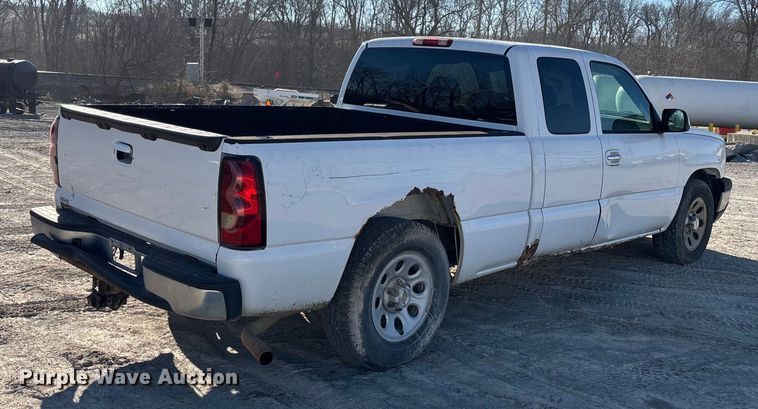 image for item ET4412 2006 Chevrolet Silverado 1500 Ext. Cab pickup truck