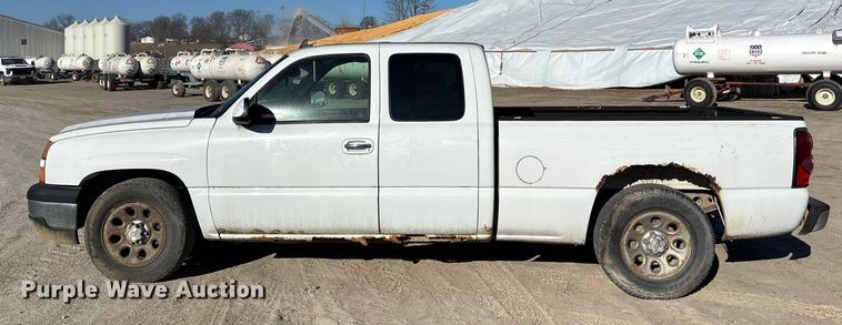 image for item ET4412 2006 Chevrolet Silverado 1500 Ext. Cab pickup truck