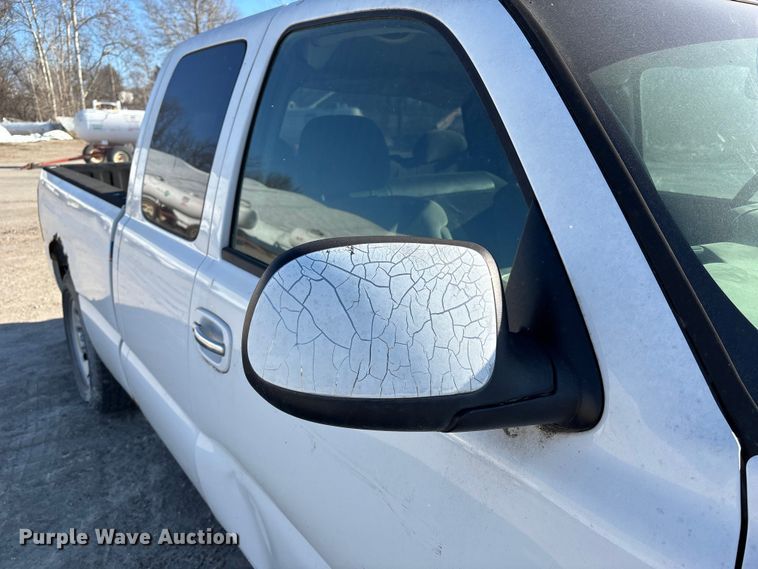 image for item ET4412 2006 Chevrolet Silverado 1500 Ext. Cab pickup truck