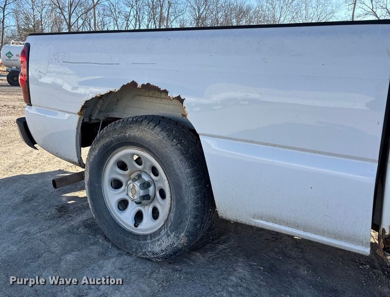 image for item ET4412 2006 Chevrolet Silverado 1500 Ext. Cab pickup truck