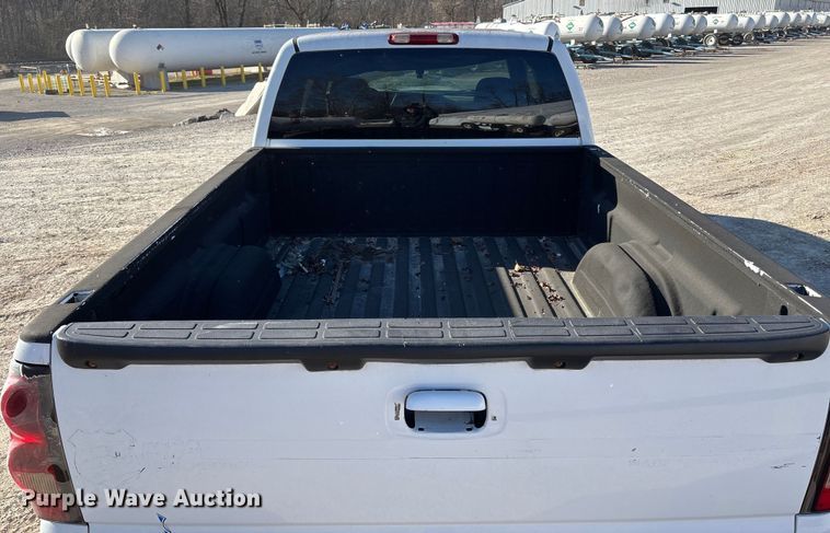image for item ET4412 2006 Chevrolet Silverado 1500 Ext. Cab pickup truck