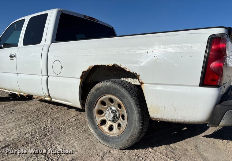 image for item ET4412 2006 Chevrolet Silverado 1500 Ext. Cab pickup truck