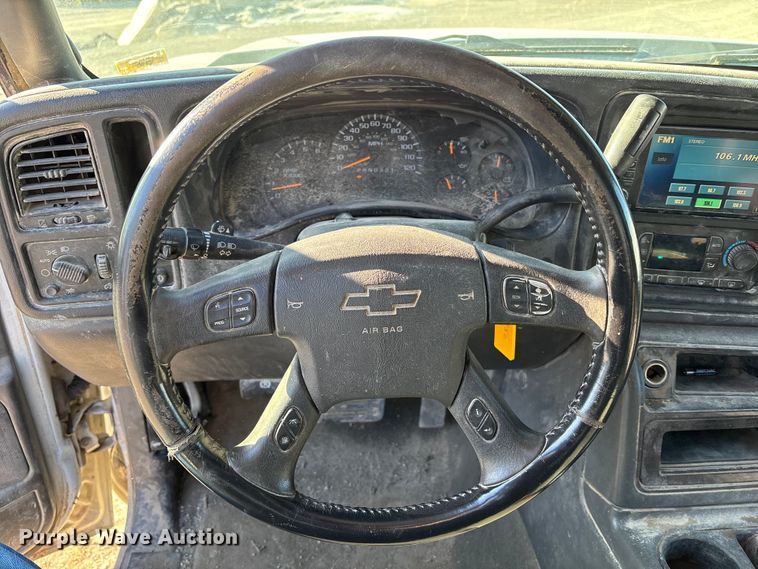 image for item ET4412 2006 Chevrolet Silverado 1500 Ext. Cab pickup truck