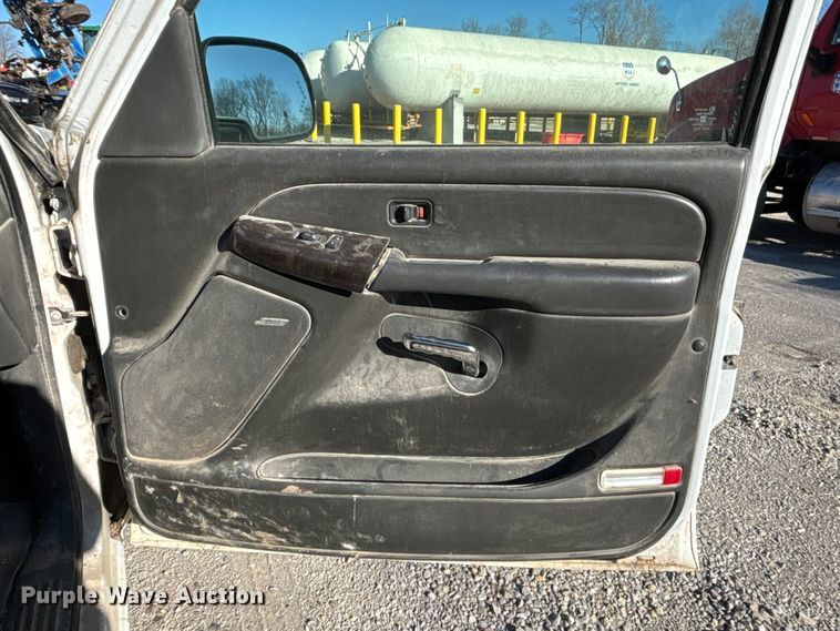 image for item ET4412 2006 Chevrolet Silverado 1500 Ext. Cab pickup truck