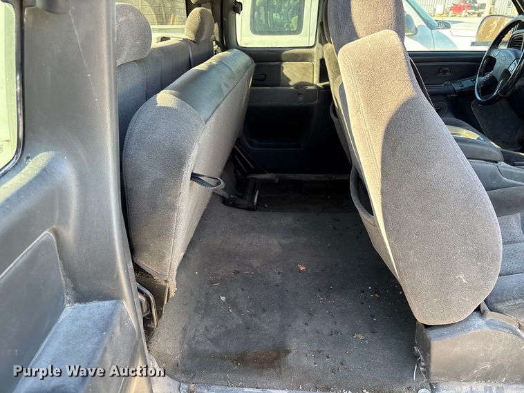 image for item ET4412 2006 Chevrolet Silverado 1500 Ext. Cab pickup truck