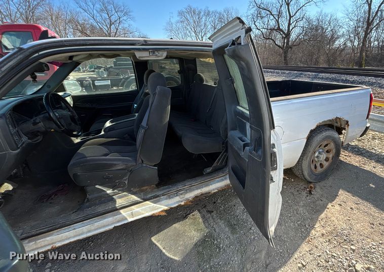 image for item ET4412 2006 Chevrolet Silverado 1500 Ext. Cab pickup truck