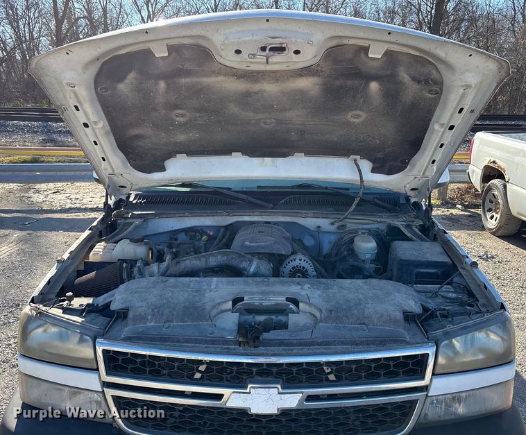 image for item ET4412 2006 Chevrolet Silverado 1500 Ext. Cab pickup truck
