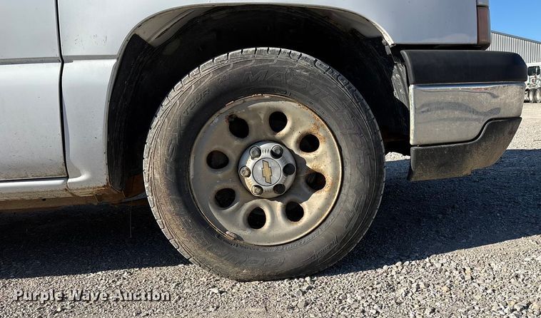 image for item ET4412 2006 Chevrolet Silverado 1500 Ext. Cab pickup truck