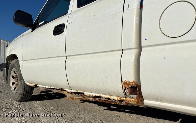 image for item ET4413 2005 Chevrolet Silverado 1500 Ext. Cab pickup truck