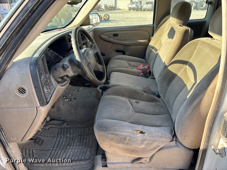 image for item ET4413 2005 Chevrolet Silverado 1500 Ext. Cab pickup truck