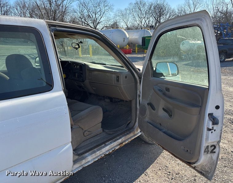 image for item ET4413 2005 Chevrolet Silverado 1500 Ext. Cab pickup truck