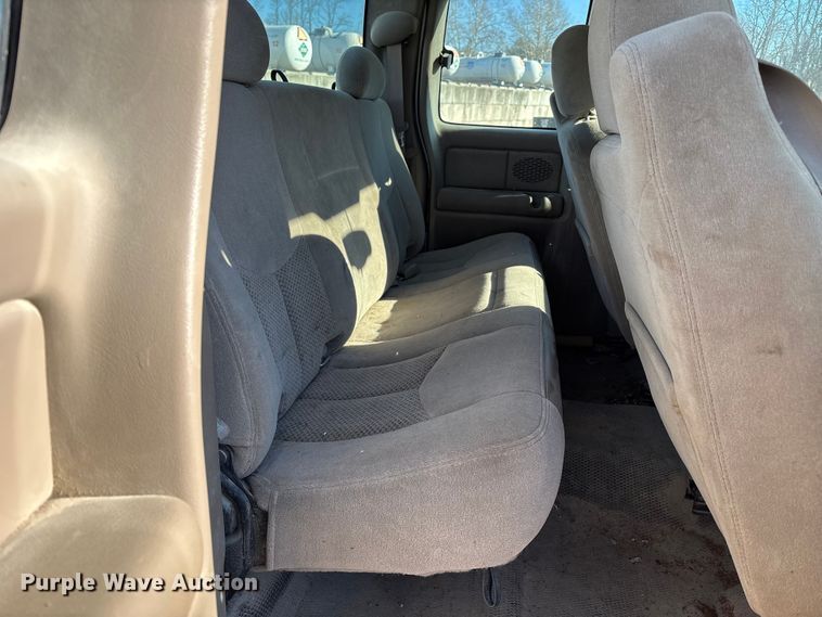 image for item ET4413 2005 Chevrolet Silverado 1500 Ext. Cab pickup truck